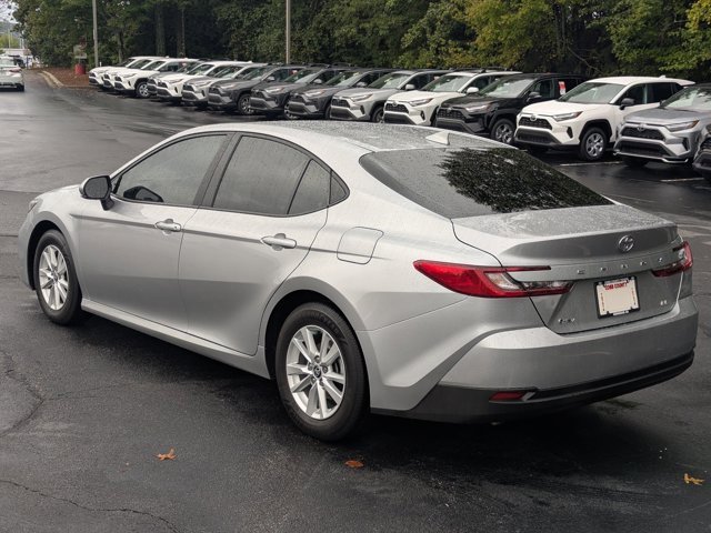 Used 2025 Toyota Camry LE image 5