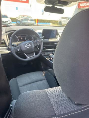 Certified 2025 Nissan Rogue SV FWD image 8