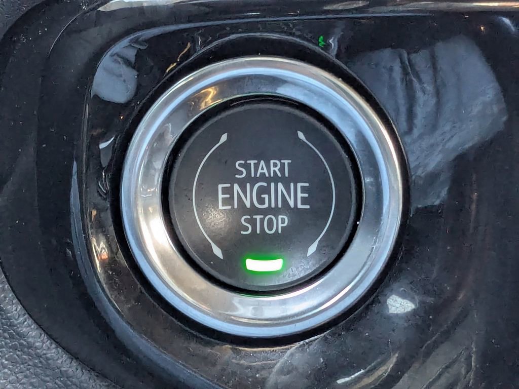 Used 2025 Chevrolet Silverado 1500 LTZ image 30