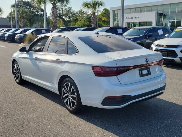 Used 2026 Volkswagen Jetta SE FWD image 3