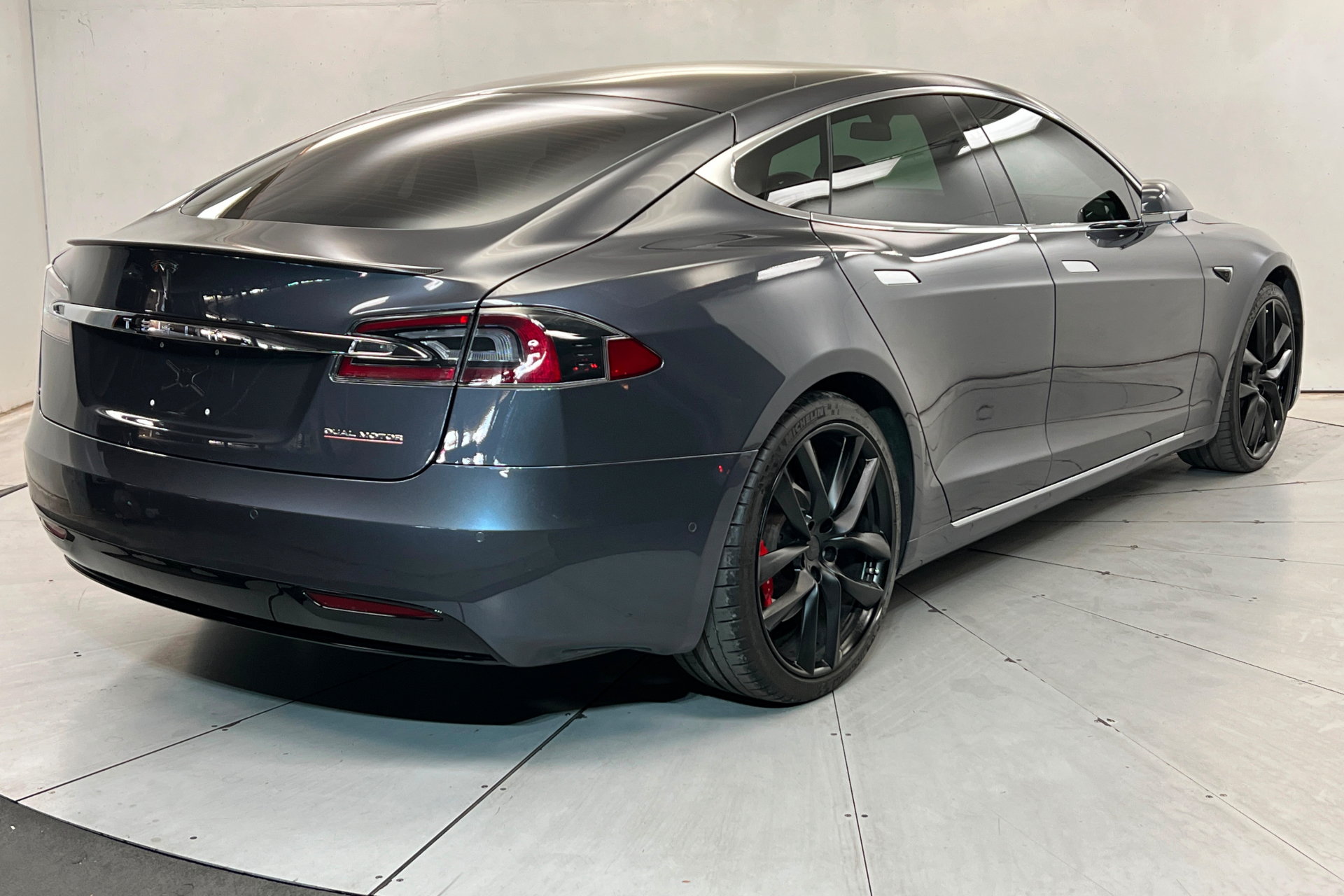 Used 2019 Tesla Model S Performance AWD/4WD image 5