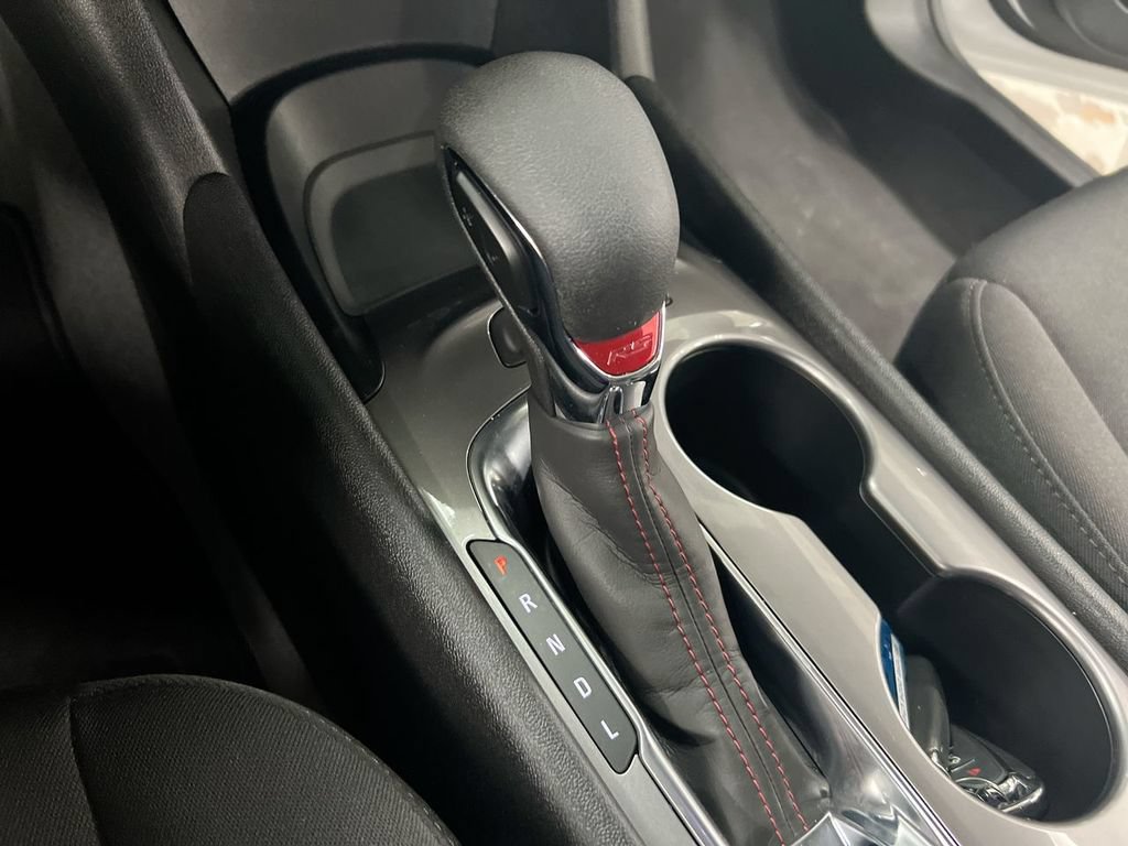 Used 2024 Chevrolet Malibu RS FWD image 17