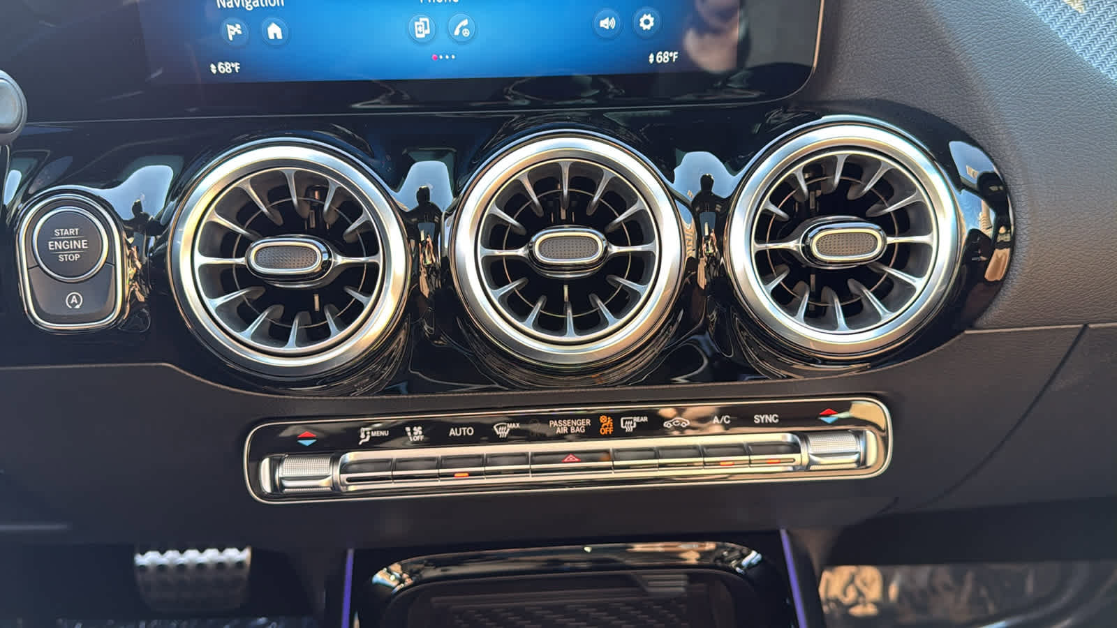 New 2026 Mercedes-Benz GLA 35 AMG 4MATIC image 23