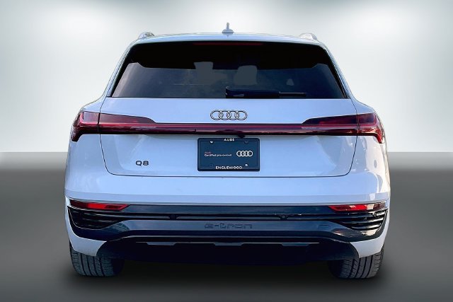 Certified 2024 Audi Q8 e-tron Premium Plus AWD/4WD image 4