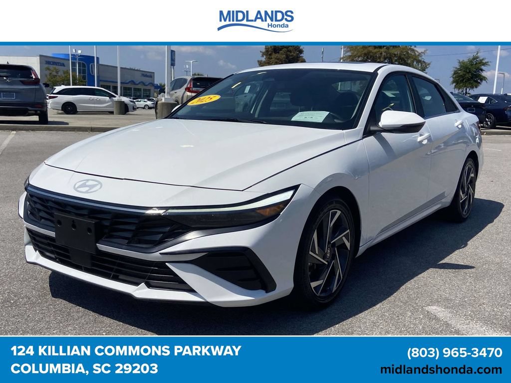 Used 2025 Hyundai Elantra Limited FWD image 3