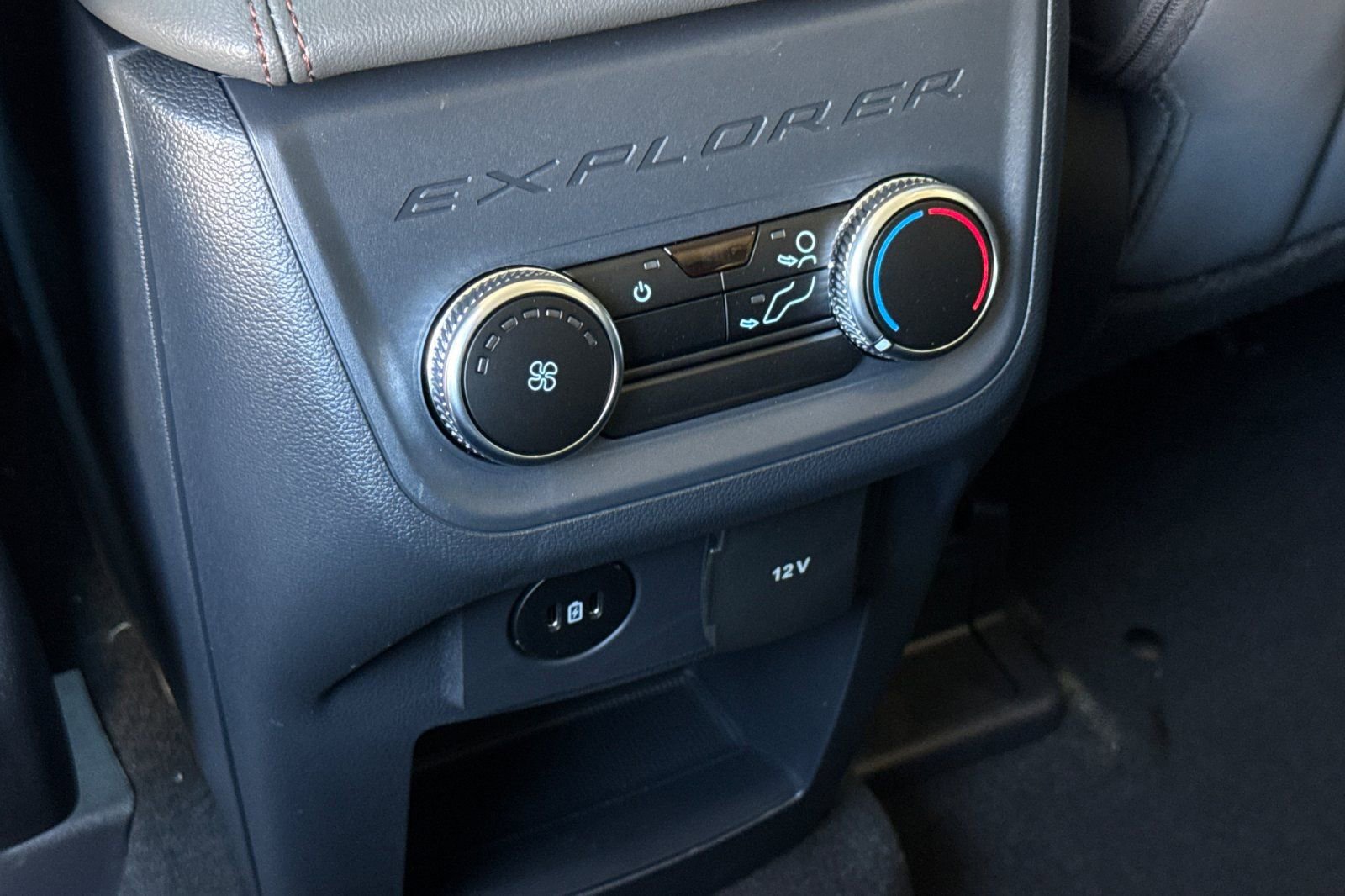 New 2026 Ford Explorer Active RWD image 14