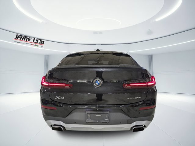 Used 2022 BMW X4 xDrive30i w/ Parking Assistance Package AWD/4WD image 4