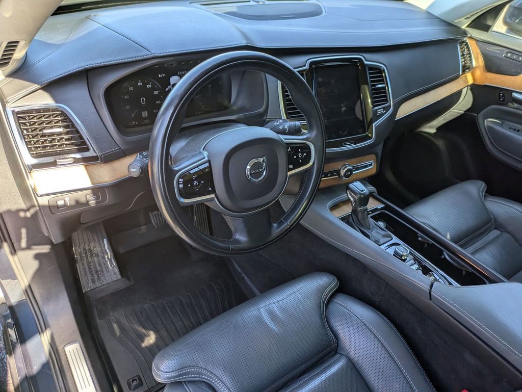 Used 2020 Volvo XC90 T6 Inscription w/ Protection Package Premier image 11