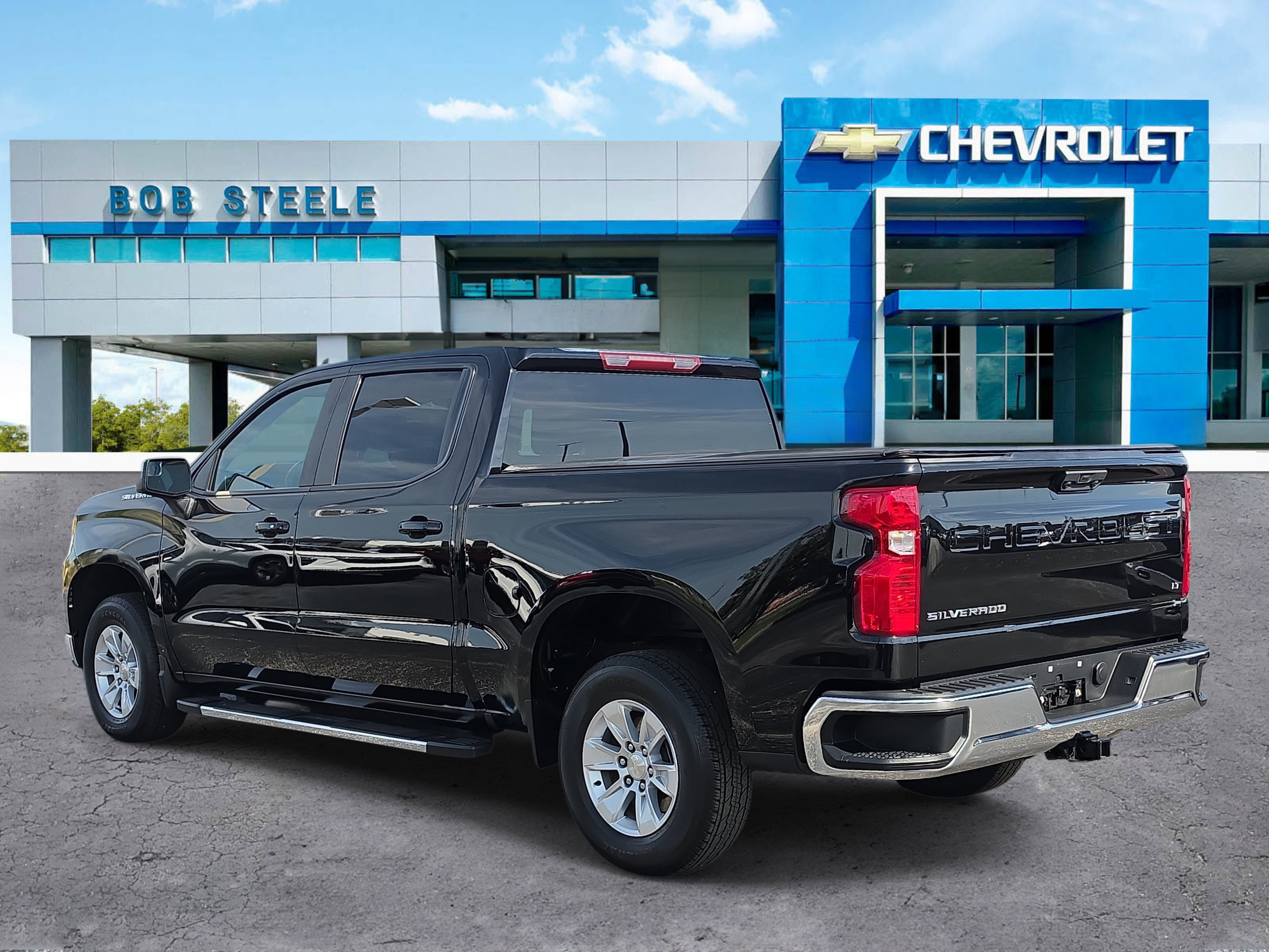 Certified 2024 Chevrolet Silverado 1500 LT RWD image 3