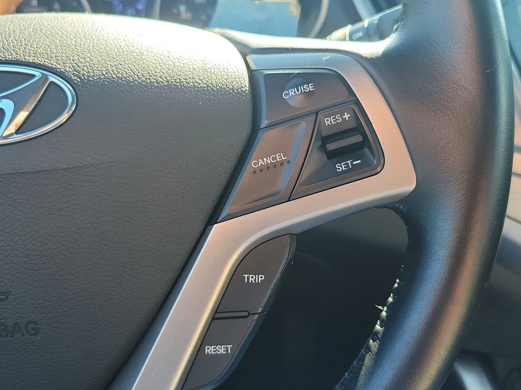 Used 2017 Hyundai Veloster Value Edition w/ Graphic Package (Lower Body) image 18