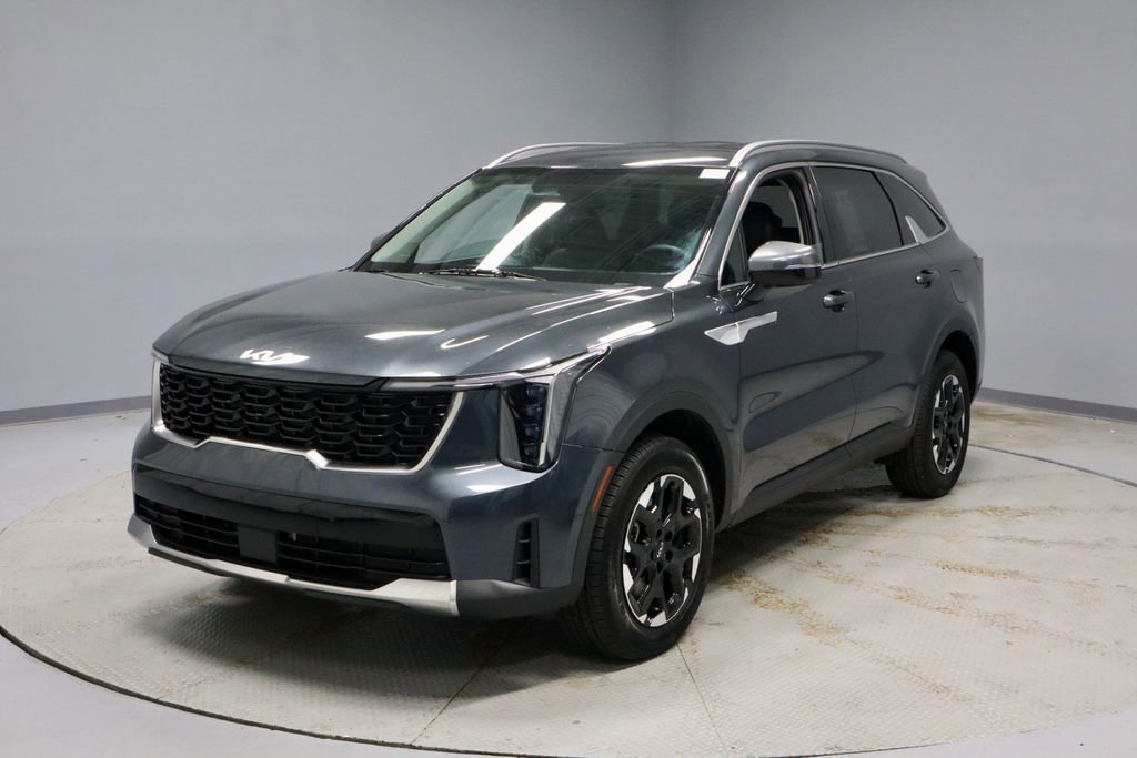 Used 2025 Kia Sorento S image 8