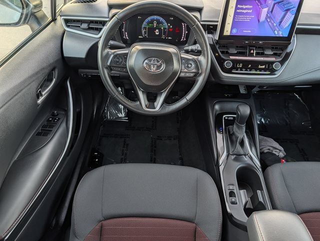 Certified 2025 Toyota Corolla SE w/ SE Premium Package FWD image 12