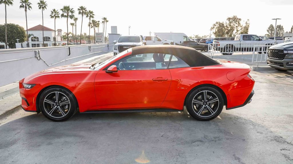 Used 2024 Ford Mustang Convertible RWD image 14