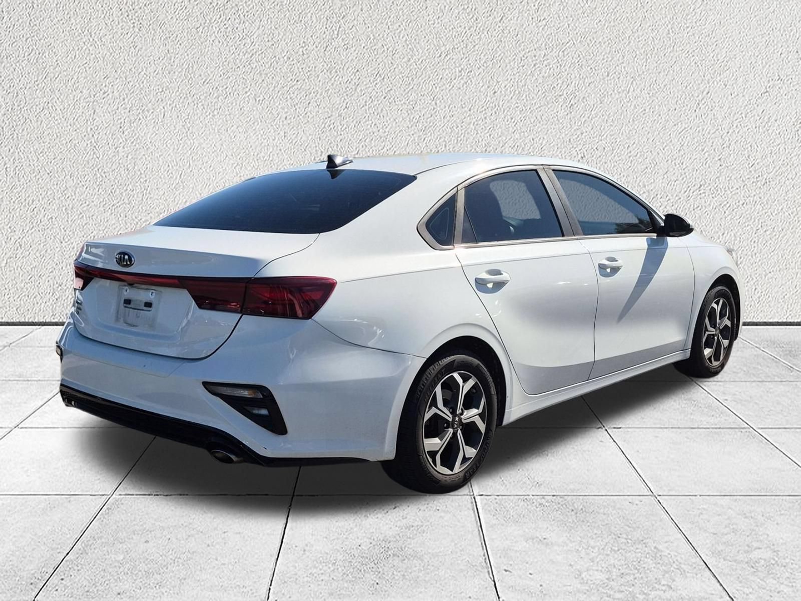 Used 2019 Kia Forte LXS FWD image 3