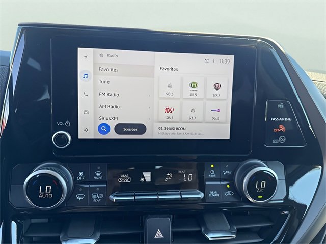 Used 2024 Toyota Highlander LE image 21