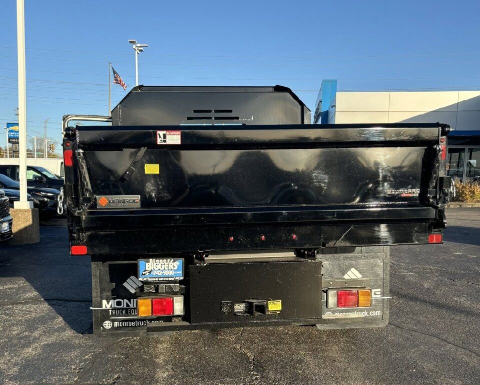 Used 2024 Chevrolet Low Cab Forward RWD image 12