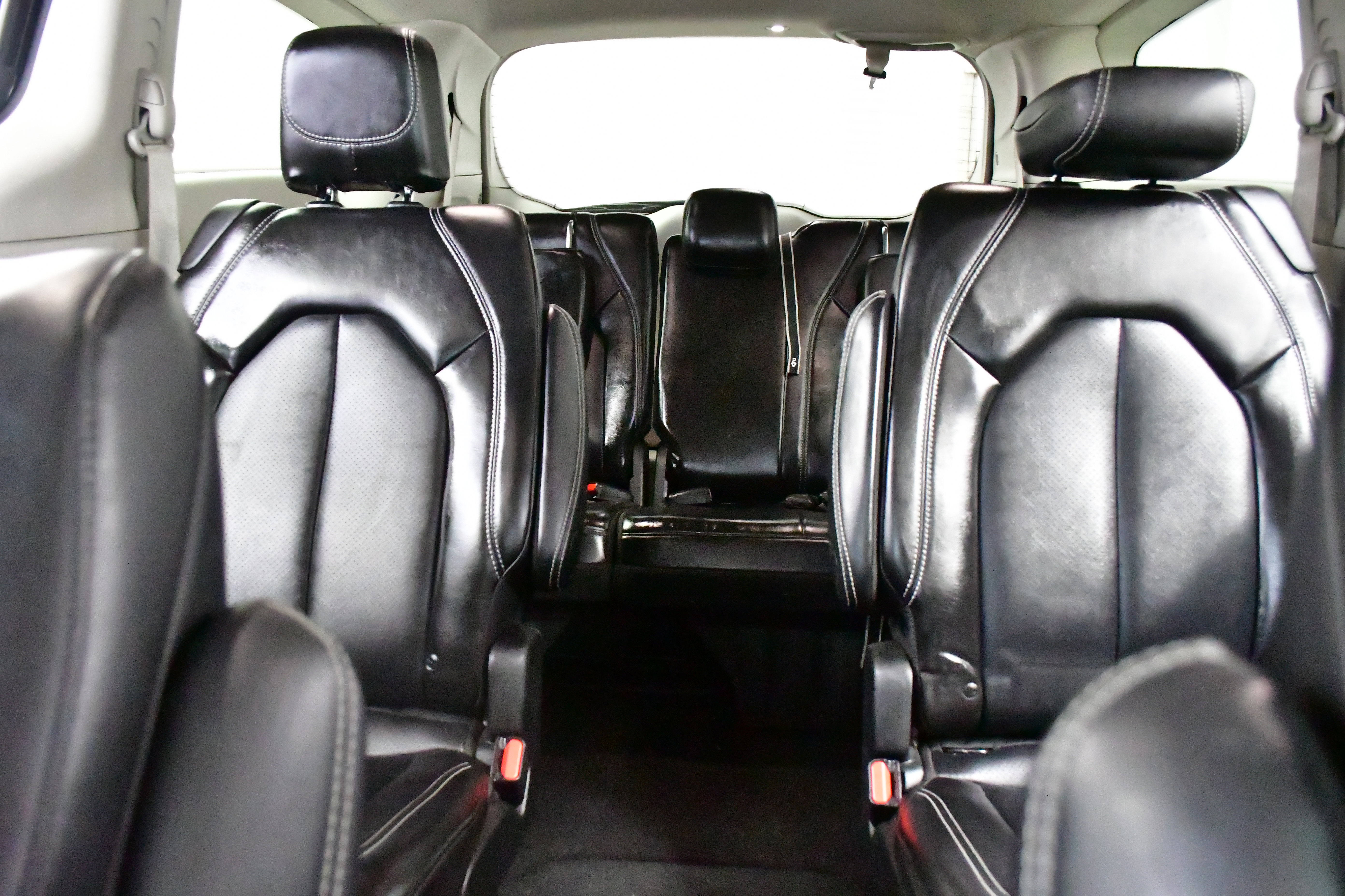 Used 2025 Chrysler Pacifica Select FWD image 12