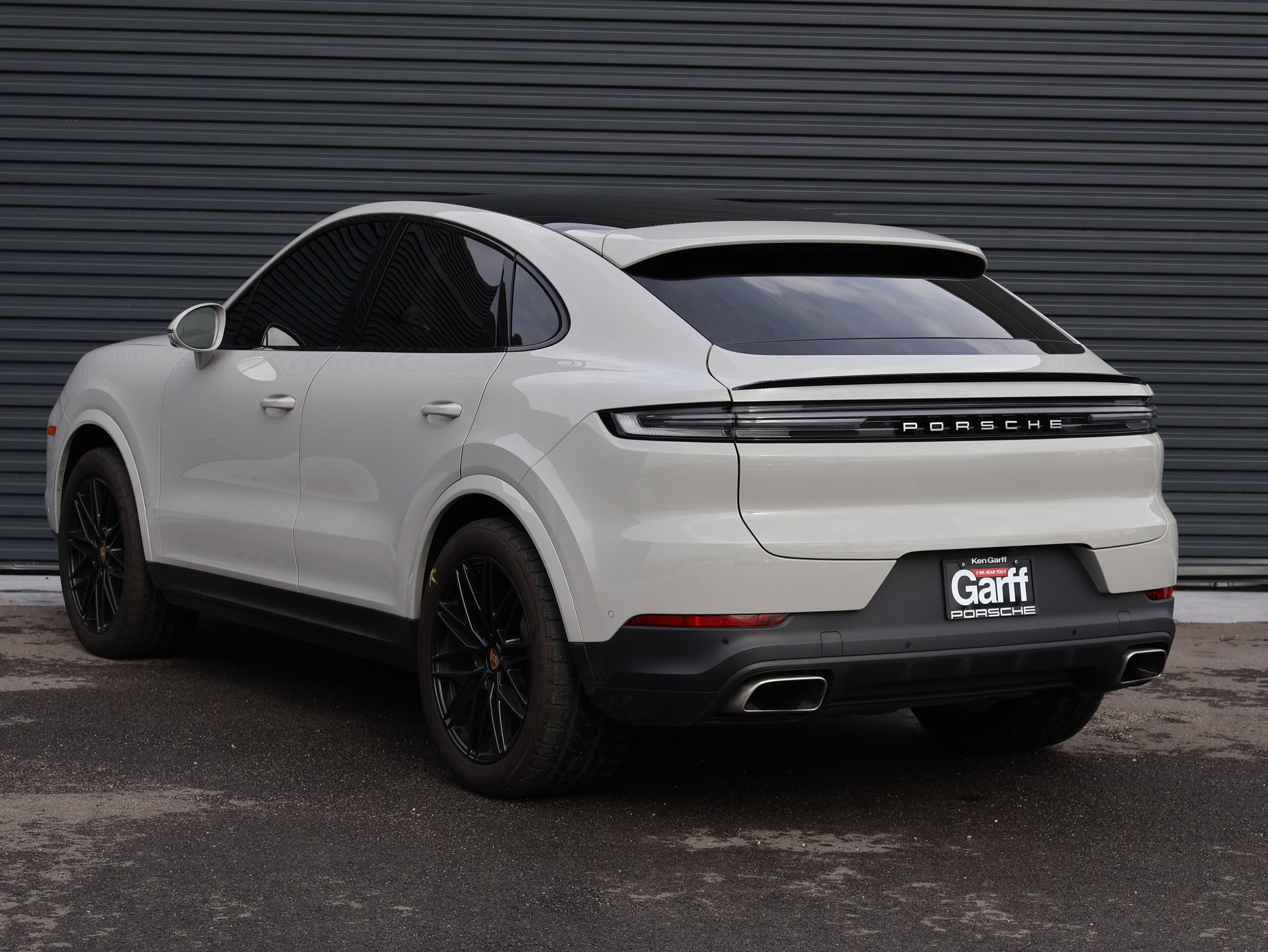 Certified 2025 Porsche Cayenne Coupe AWD/4WD image 3