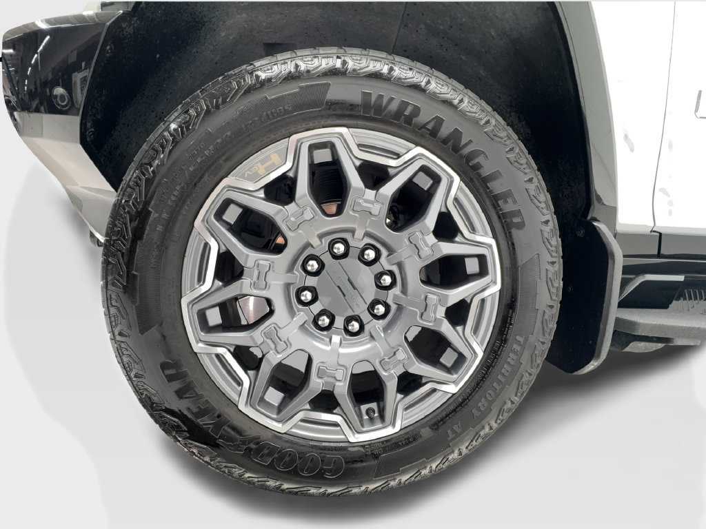 Used 2024 GMC Hummer EV 3X w/ LPO, Illumination Package AWD/4WD image 18