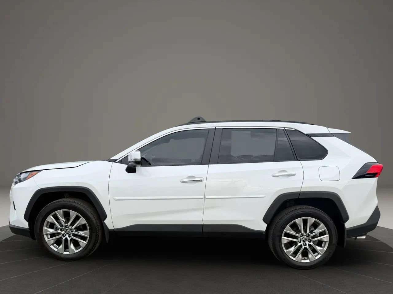 Used 2024 Toyota RAV4 Limited w/ Weather Package AWD/4WD image 8