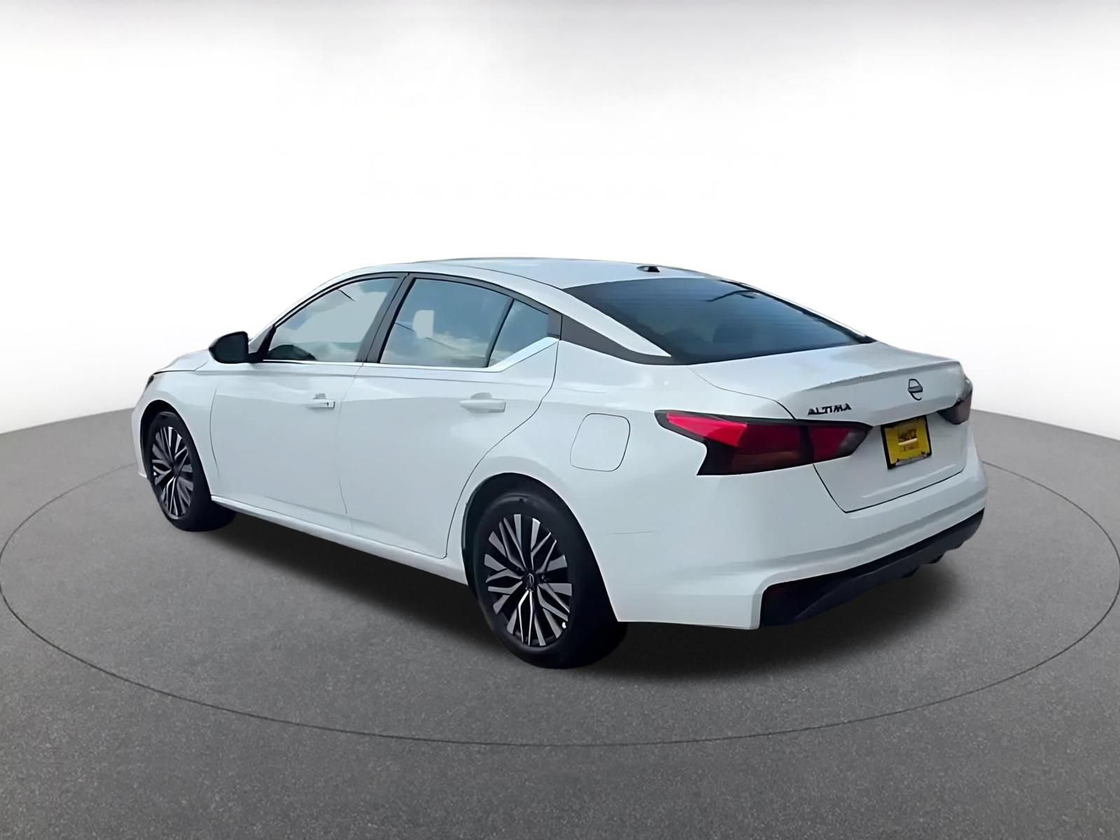 Used 2026 Nissan Altima 2.5 SV FWD image 10