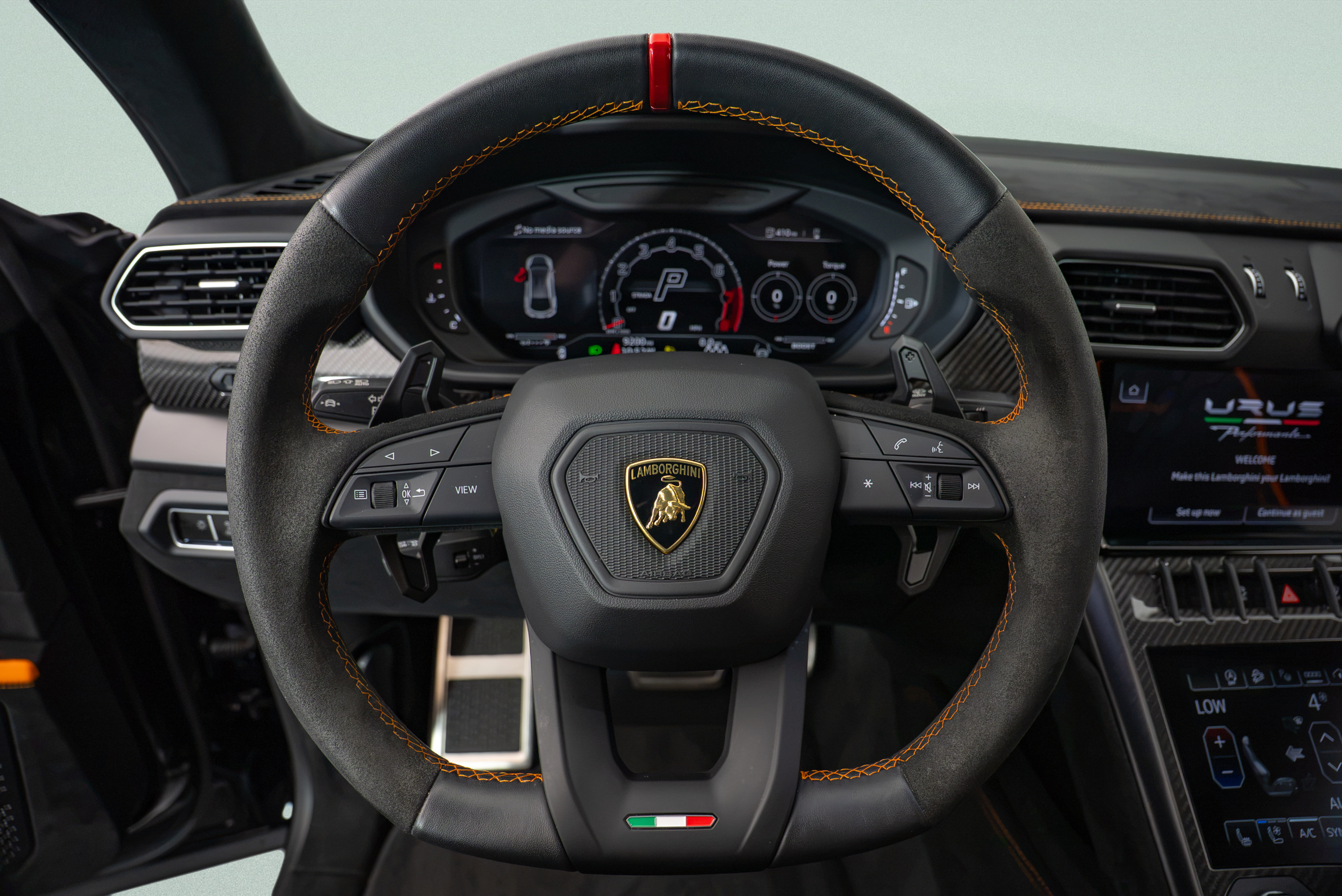 Used 2024 Lamborghini Urus Performante AWD/4WD image 12