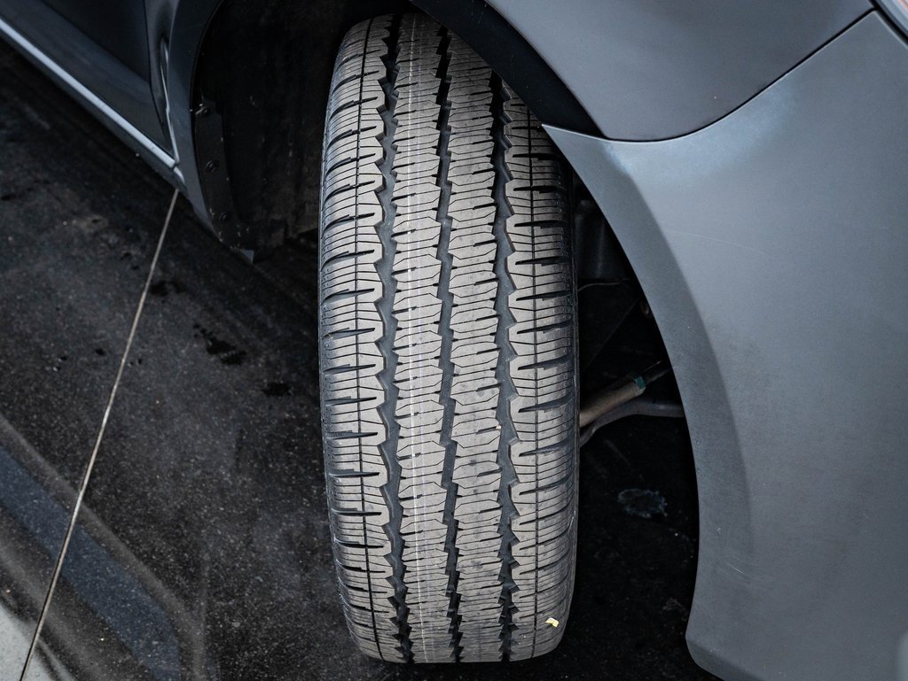 Used 2023 Mercedes-Benz Metris Passenger image 38