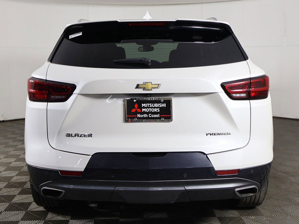 Used 2024 Chevrolet Blazer Premier w/ Enhanced Convenience Package FWD image 15