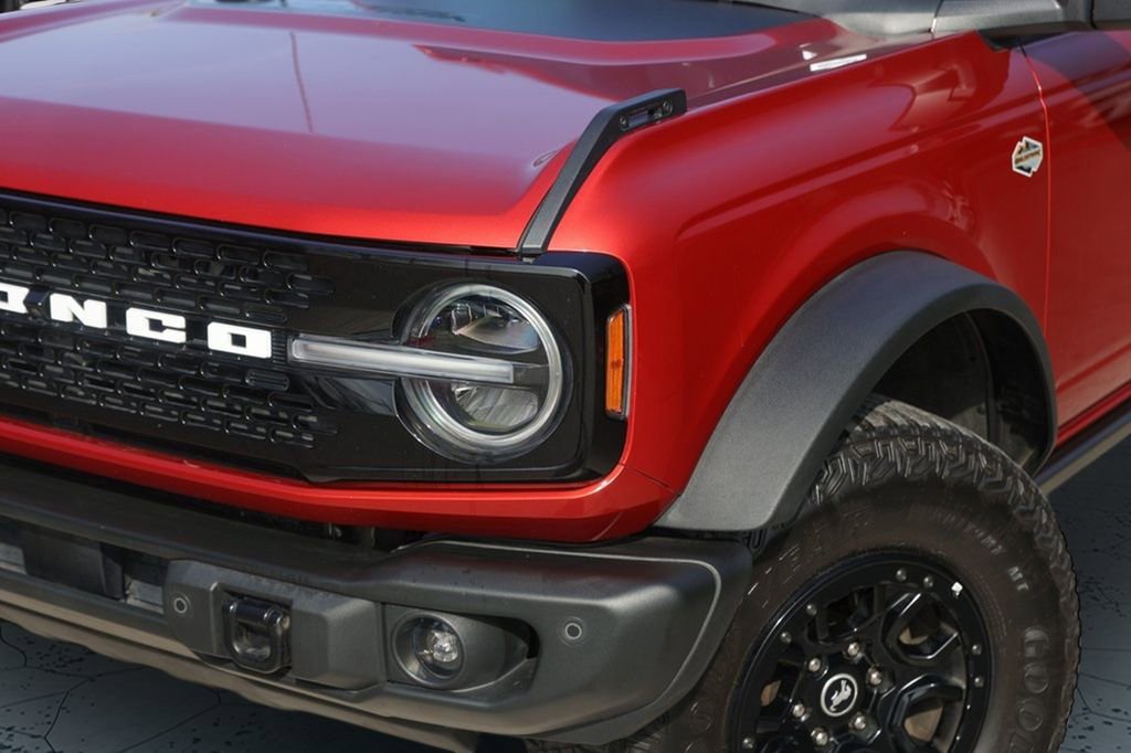 Used 2023 Ford Bronco Wildtrak image 3
