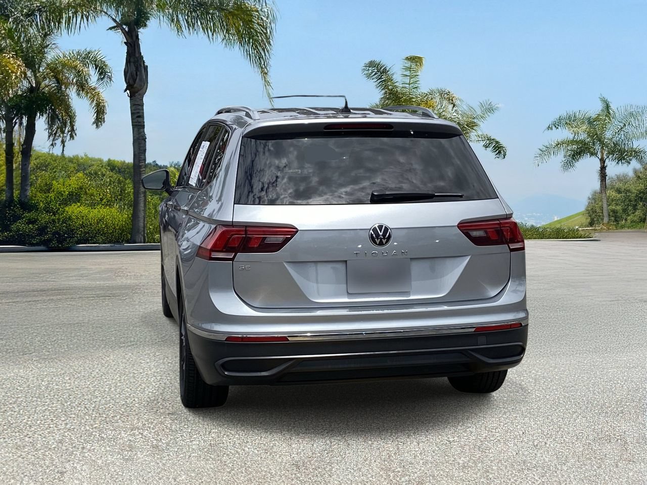 Used 2024 Volkswagen Tiguan SE FWD image 4