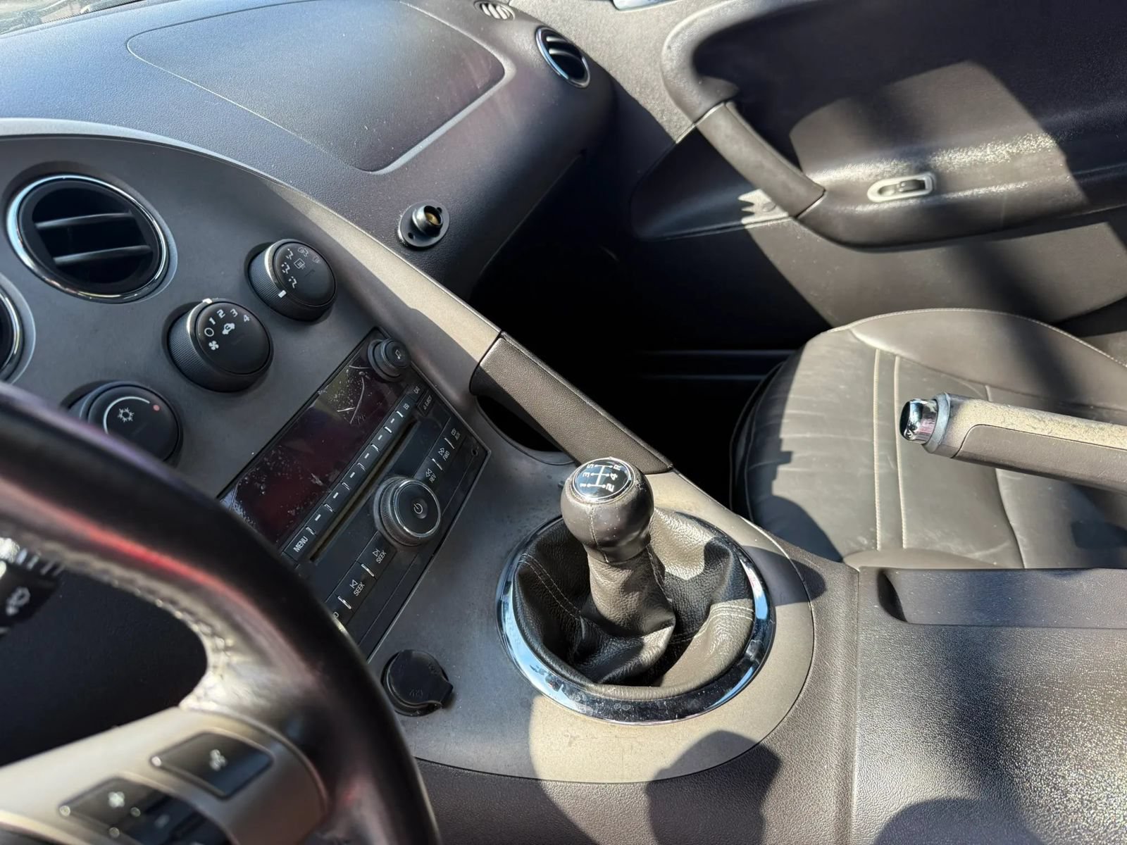 Used 2006 Pontiac Solstice Convertible w/ Premium Package RWD image 11