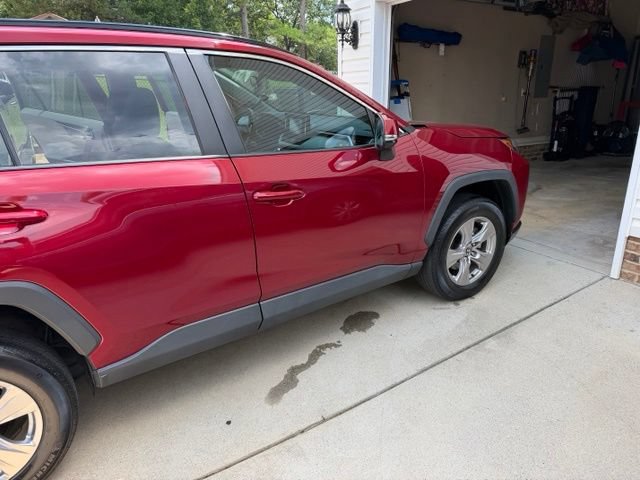 Used 2022 Toyota RAV4 XLE FWD image 3