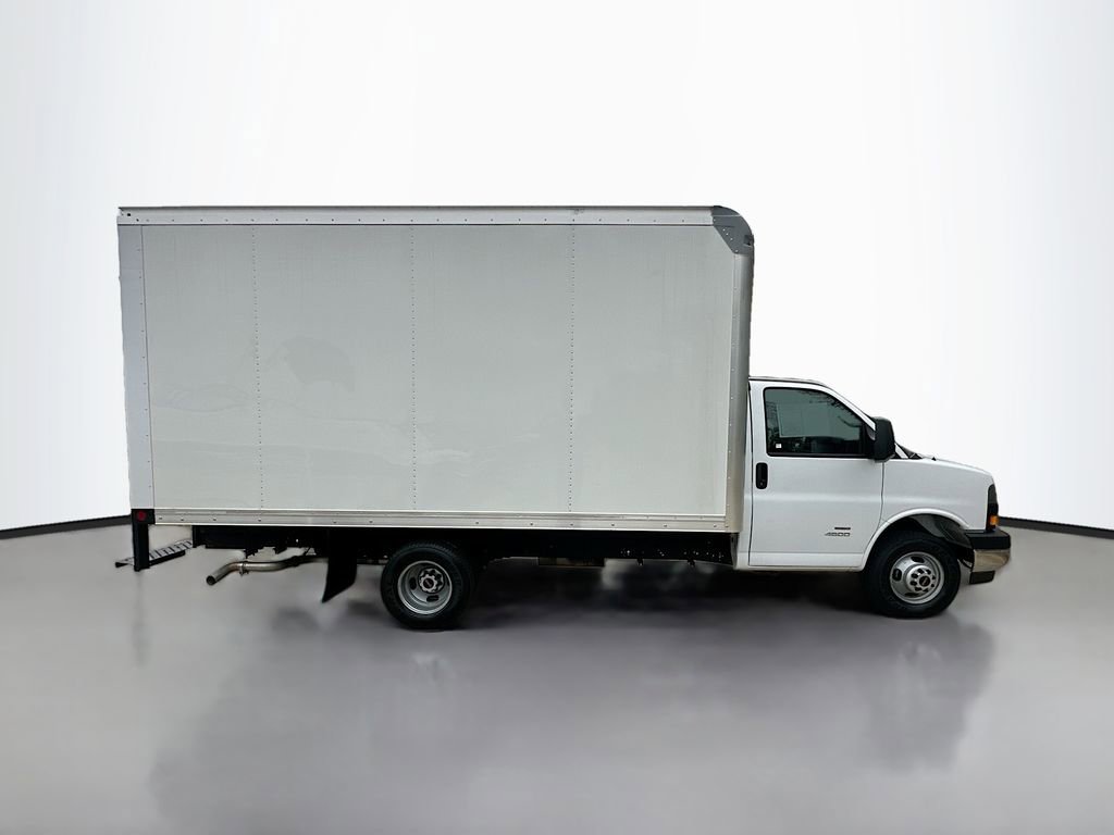 Used 2024 GMC Savana 4500 w/ Power Convenience Package image 8