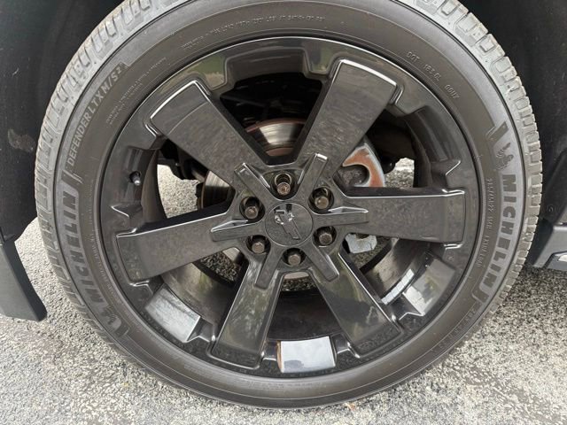 Used 2019 Chevrolet Tahoe Premier AWD/4WD image 10