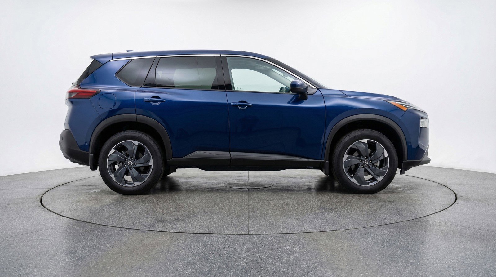 Used 2025 Nissan Rogue SV image 11