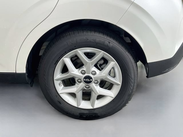 Used 2025 Kia Soul LX FWD image 31