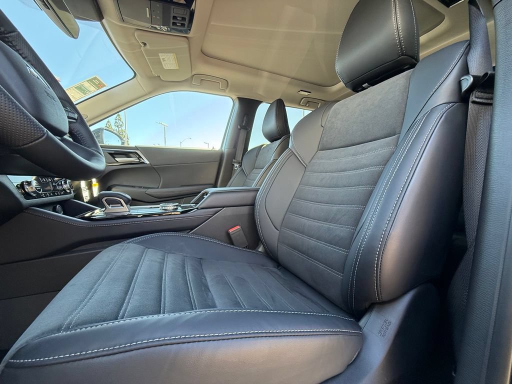 New 2026 Mitsubishi Outlander AWD image 34