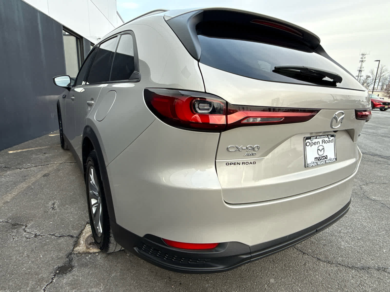 Used 2024 MAZDA CX-90 Plug-In Hybrid w/ Preferred image 6