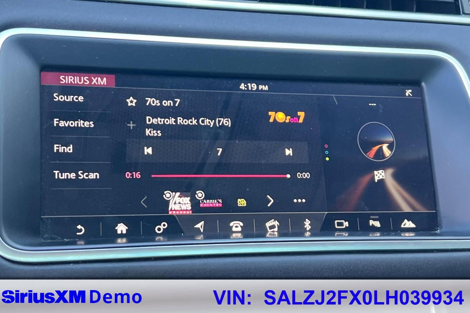 Used 2020 Land Rover Range Rover Evoque S AWD/4WD image 30