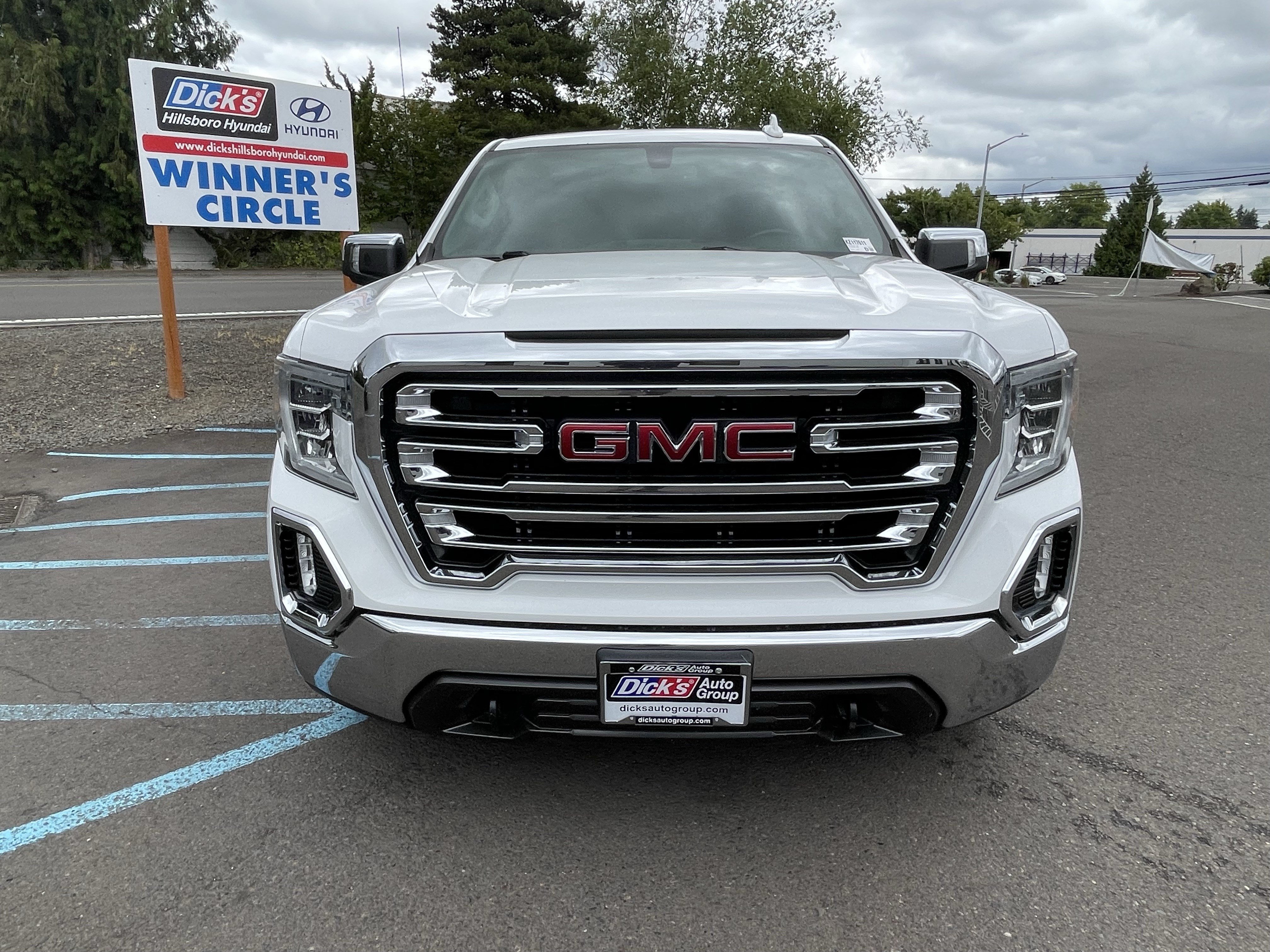 Used 2019 GMC Sierra 1500 SLT w/ X31 Off-Road Package AWD/4WD image 8