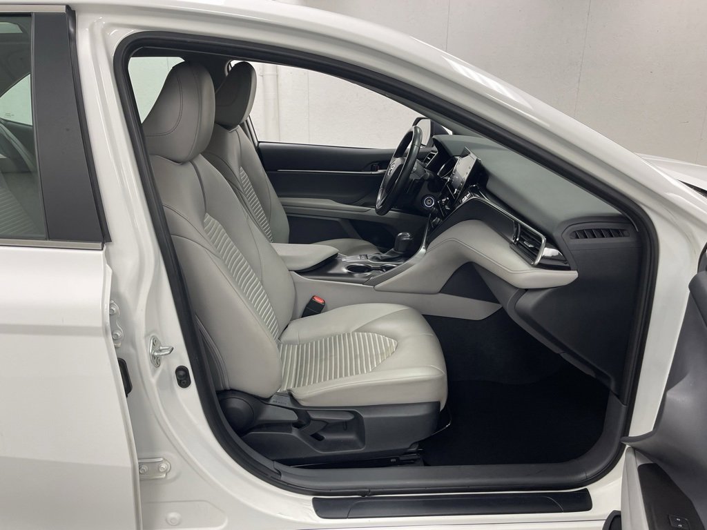 Used 2024 Toyota Camry SE image 9