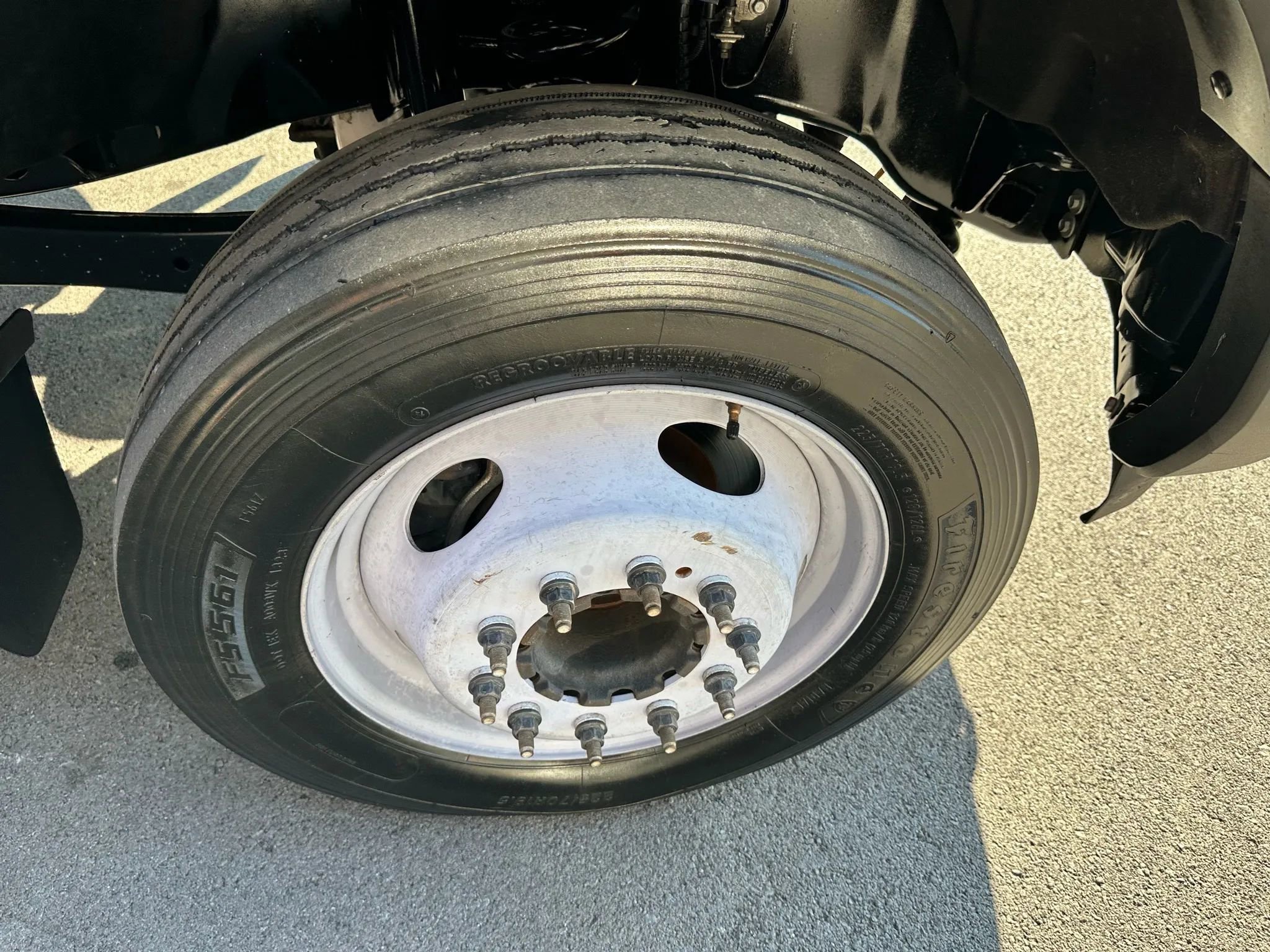 Used 2017 Ford F550 2WD Crew Cab Super Duty image 19