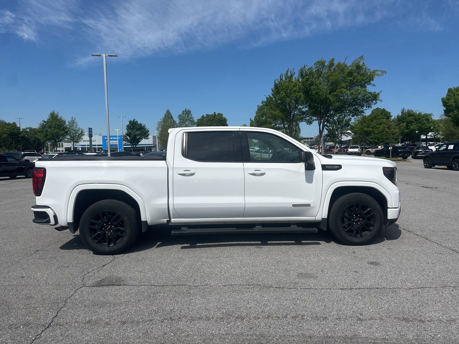 Used 2022 GMC Sierra 1500 Elevation w/ Preferred Package image 4