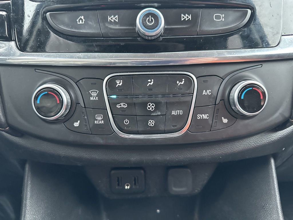 Used 2018 Chevrolet Traverse LT image 25