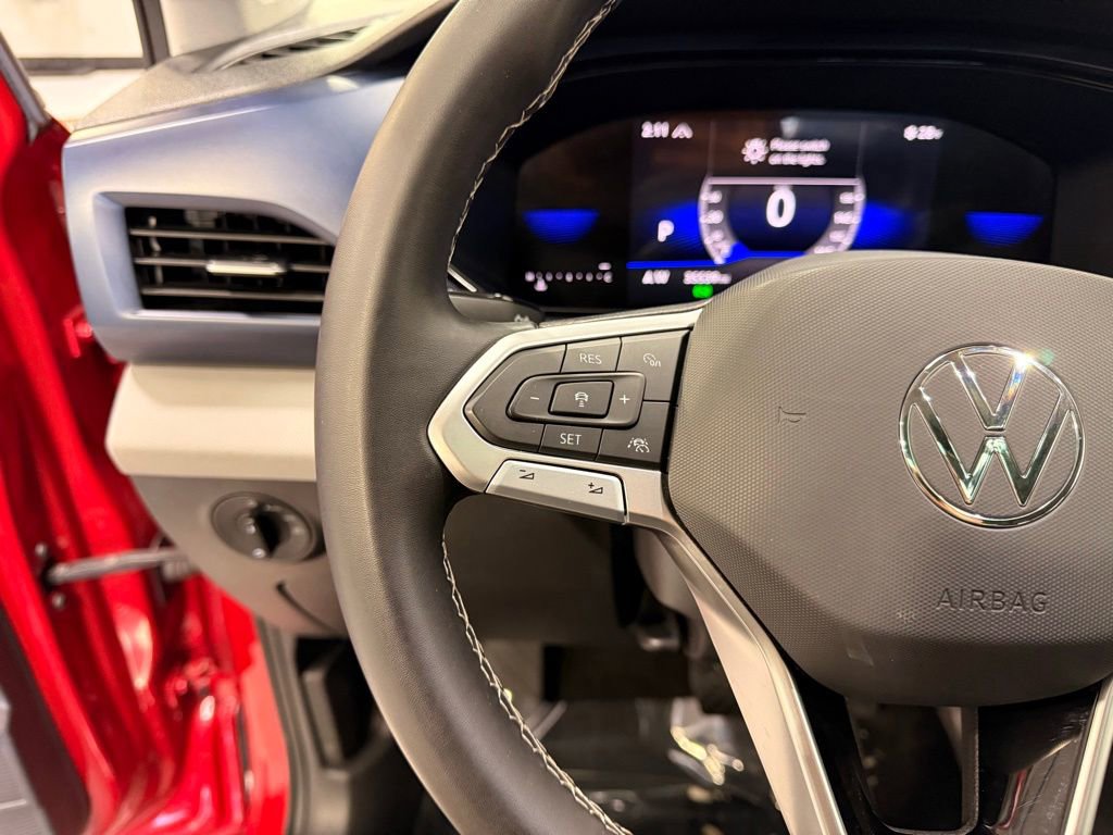 Used 2023 Volkswagen Taos SE w/ Panoramic Sunroof Package image 13
