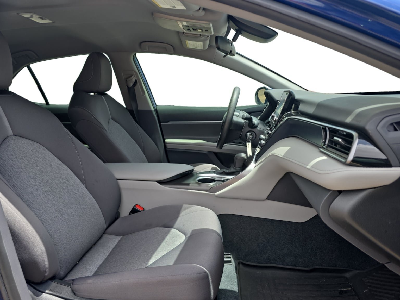 Used 2023 Toyota Camry LE FWD image 17