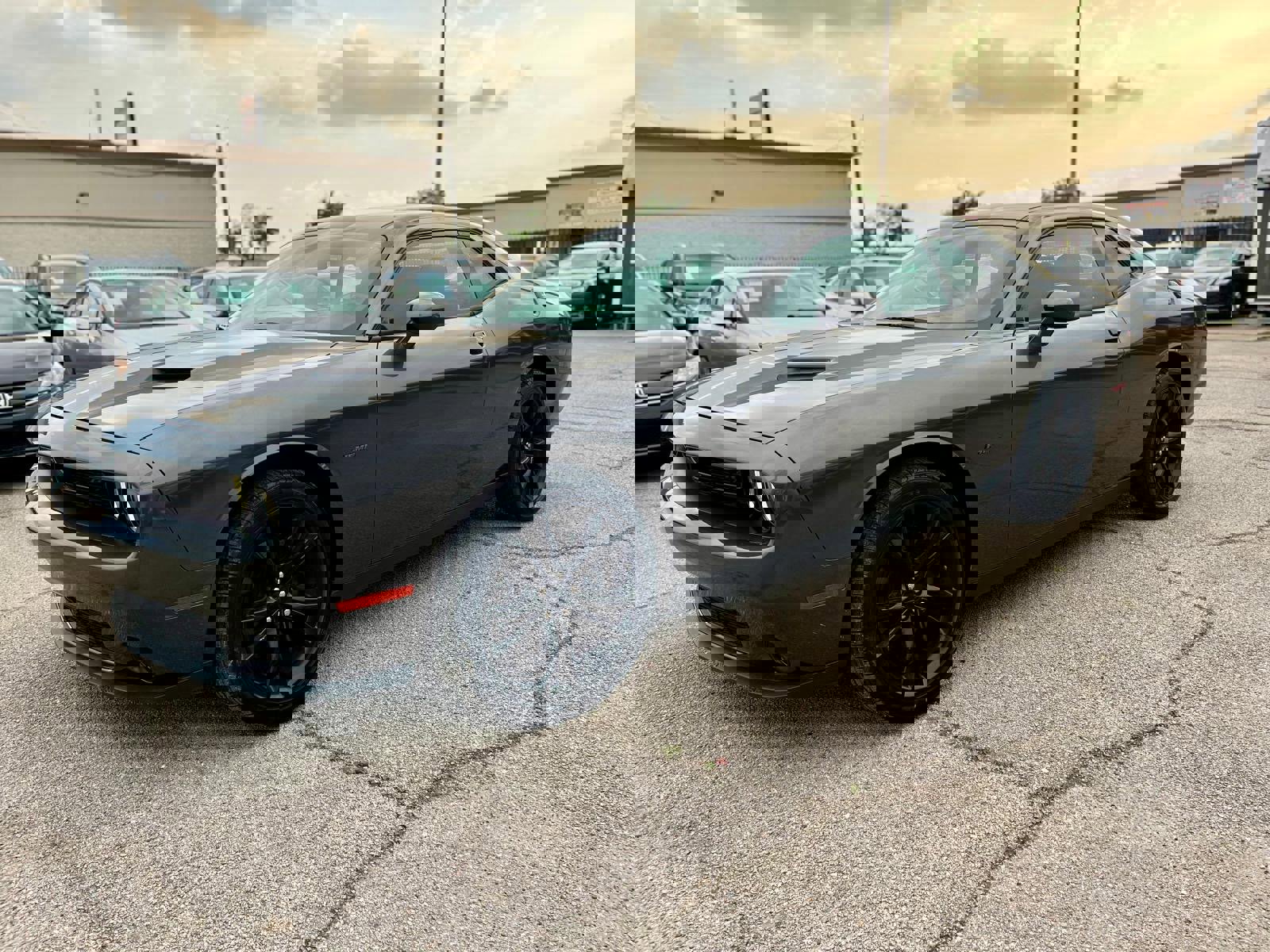 Used 2016 Dodge Challenger R/T w/ Driver Convenience Group image 3
