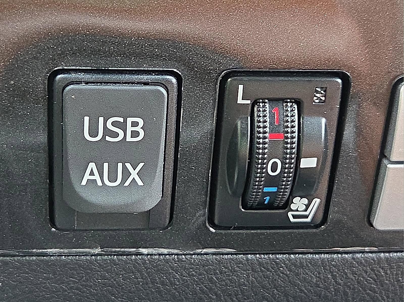 Used 2014 Toyota Sequoia Platinum AWD/4WD image 18