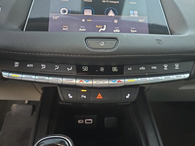 Used 2020 Cadillac XT4 Luxury w/ Cold Weather Package image 20
