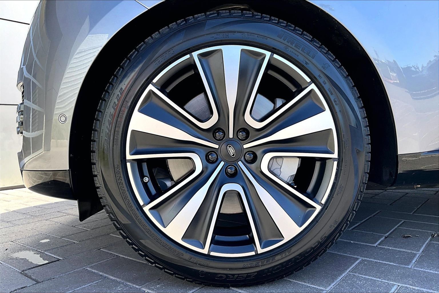 Certified 2023 Land Rover Range Rover SE AWD/4WD image 9